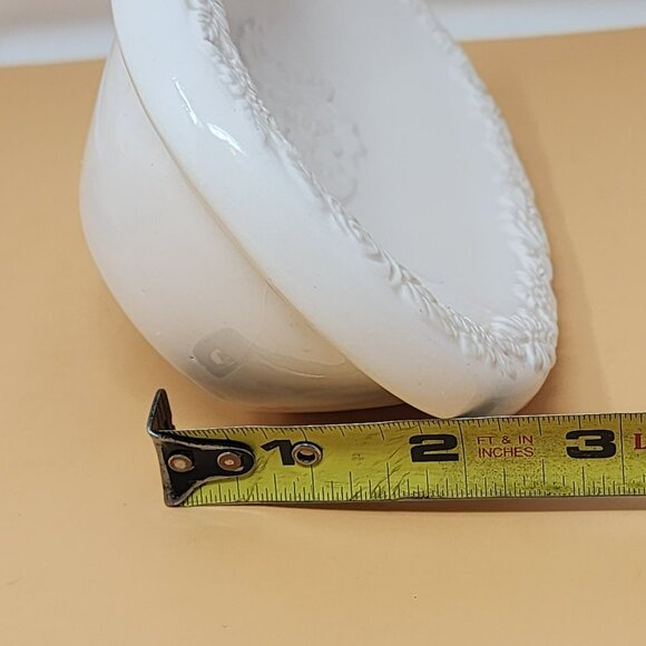 Set Of 2 White Ceramic Floral Soap Dishes With Embossed Design Bathroom Decor - Picture 15 of 15